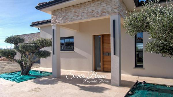 VILLA COMTEMPORAINE DE PLAIN PIED - T5 - PISCINE  - POOL HOUSE  - DOUBLE GARAGE - CARBONNE