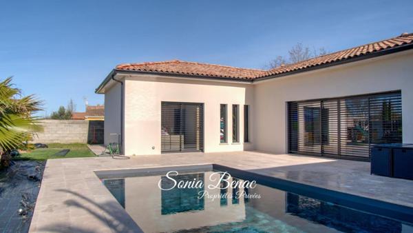 VILLA COMTEMPORAINE DE PLAIN PIED - T5 - PISCINE  - POOL HOUSE  - DOUBLE GARAGE - CARBONNE