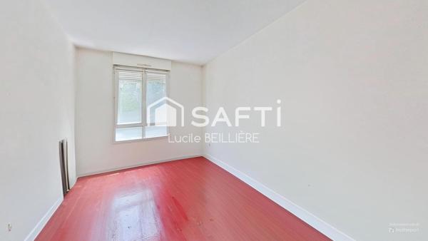 A Noisy- le Grand 93160 CHARMANT APPARTEMENT LUMINEUX  T4, 74 m², 3 chambres avec un emplacement de parking privé