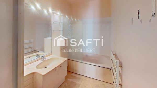 A Noisy- le Grand 93160 CHARMANT APPARTEMENT LUMINEUX  T4, 74 m², 3 chambres avec un emplacement de parking privé