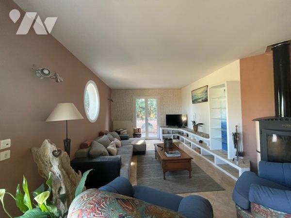 Villa T4 plus dépendances à vendre Montbazin dans l'Hérault (34),