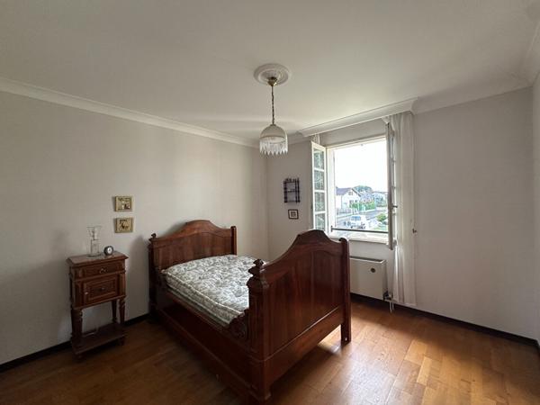 Maison 3 chambres, bureau, sous sol, garage à vendre Montauban 82