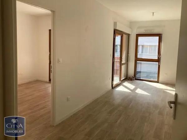 Appartement à louer 3 pièces 65.75m² Lille (59000)