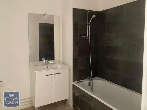 Appartement à louer 3 pièces 65.75m² Lille (59000)