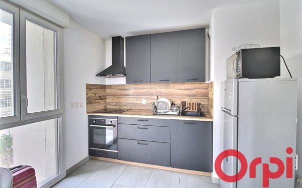 Appartement à vendre    2 pièces • 38 m2 Marseille 2