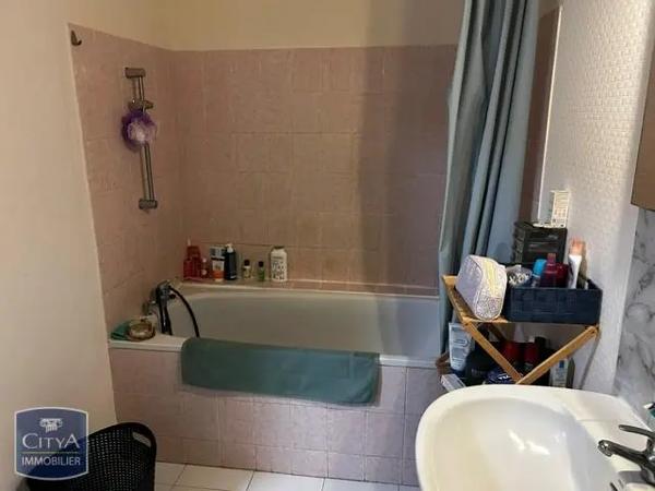 Appartement à louer 3 pièces 58.16m² Lodève (34700)