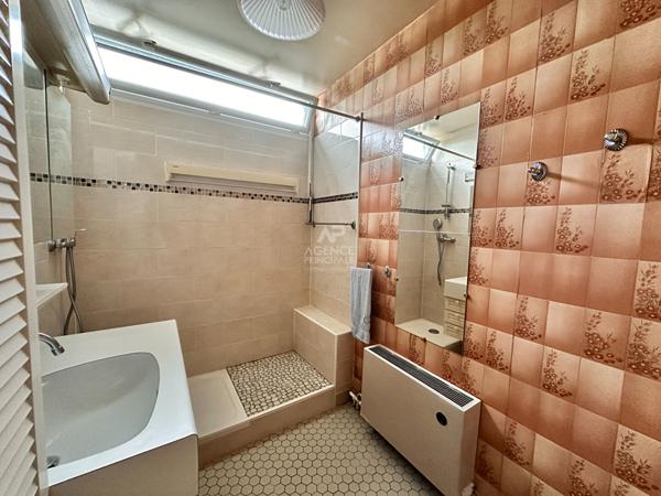 CHAVILLE - 2 pièces avec larges balcons en dernier étage €350 000 ** - Référence 593-C