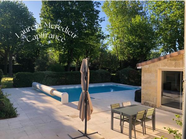 Magnifique demeure en pierre avec grand jardin, piscine & espace professionnel