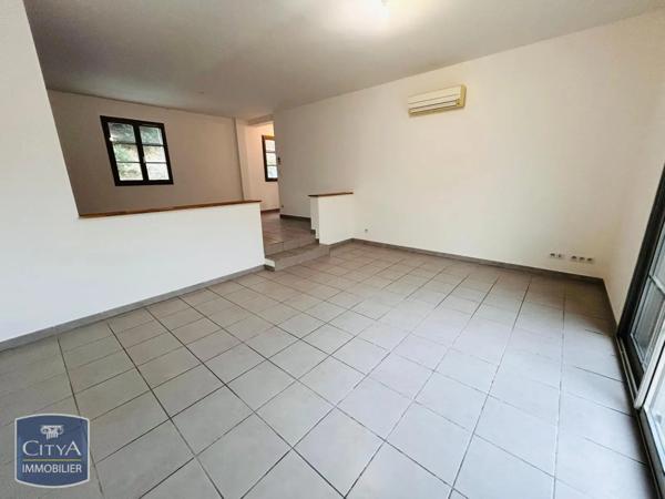 Maison à louer 4 pièces 81.84m²