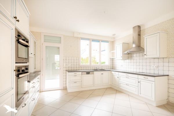 Maison à vendre |                                       Lesneven |                                        9 pièces  |  234 m²