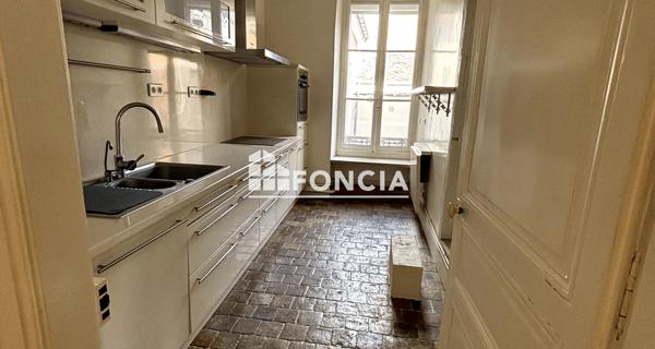À vendre Maison 10 pièces 360 m² - Sens 89100