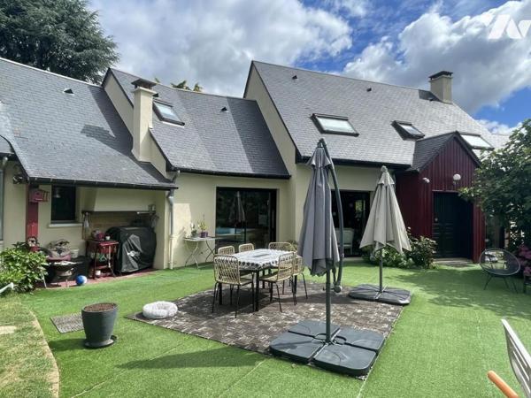 Pavillon d’architecte, 4 chambres, bureau, garage, piscine, jardin 
