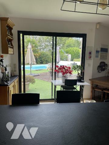 Pavillon d’architecte, 4 chambres, bureau, garage, piscine, jardin 