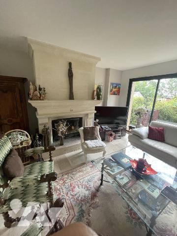 Pavillon d’architecte, 4 chambres, bureau, garage, piscine, jardin 