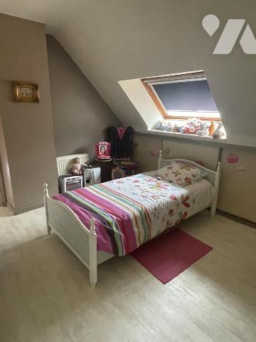 Pavillon d’architecte, 4 chambres, bureau, garage, piscine, jardin 