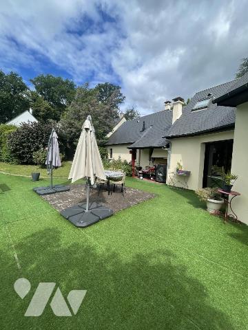 Pavillon d’architecte, 4 chambres, bureau, garage, piscine, jardin 