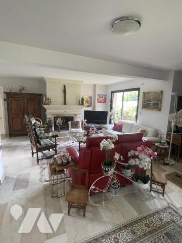 Pavillon d’architecte, 4 chambres, bureau, garage, piscine, jardin 