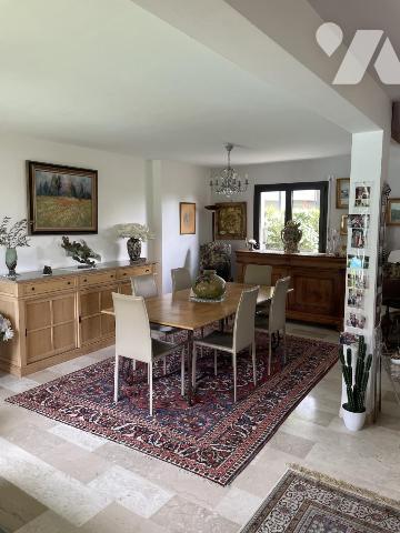 Pavillon d’architecte, 4 chambres, bureau, garage, piscine, jardin 