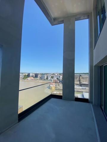 Dernier Etage Terrasses / Vues Panoramiques / 2 Parkings / Tram / Bordeaux Centre