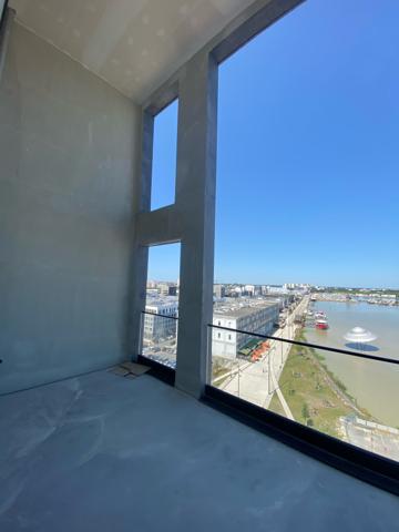 Dernier Etage Terrasses / Vues Panoramiques / 2 Parkings / Tram / Bordeaux Centre
