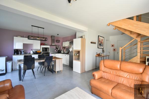 Maison
                                                                                                                                                                                                                                                                                                                        5 pièce(s)                                                                                                                                                                                                          4 chambre(s)                                                                                                                                                                                                          91  m²