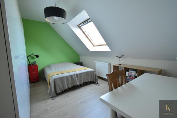 Maison
                                                                                                                                                                                                                                                                                                                        5 pièce(s)                                                                                                                                                                                                          4 chambre(s)                                                                                                                                                                                                          91  m²