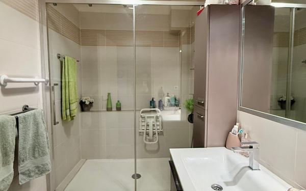 Appartement à vendre    3 pièces • 70 m2 Sète