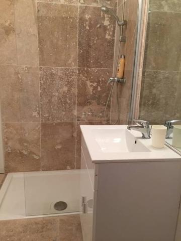 Avignon (84000) Bail meublé étudiant – Appartement T2 meublé – Centre-ville au calme