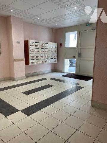 CHALONS EN CHAMPAGNE (51000) Dans une résidence appartement de type 4 avec terrasse et garage 