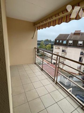 CHALONS EN CHAMPAGNE (51000) Dans une résidence appartement de type 4 avec terrasse et garage 