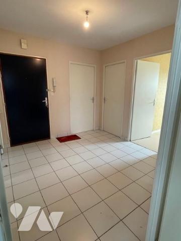 CHALONS EN CHAMPAGNE (51000) Dans une résidence appartement de type 4 avec terrasse et garage 