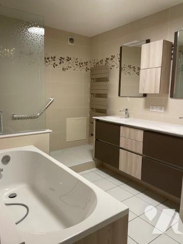 CHALONS EN CHAMPAGNE (51000) Dans une résidence appartement de type 4 avec terrasse et garage 