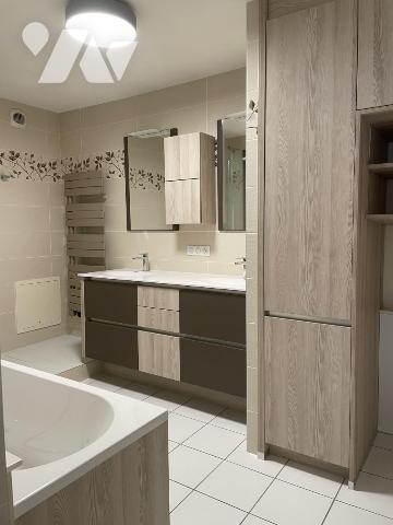 CHALONS EN CHAMPAGNE (51000) Dans une résidence appartement de type 4 avec terrasse et garage 