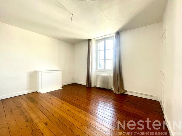 A LOUER - APPARTEMENT DE CHARME 3 CHAMBRES - 100 M² - AURAY CENTRE