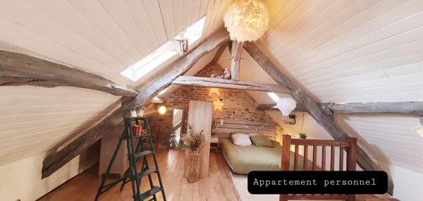 Immeuble de rapport: commerce, appartement et gîte.