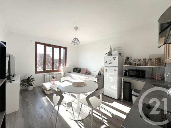 Appartement F2 à vendre  2 pièces - 33,72 m2 LA LONDE LES MAURES - 83