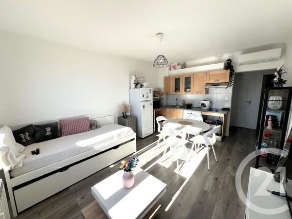 Appartement F2 à vendre  2 pièces - 33,72 m2 LA LONDE LES MAURES - 83