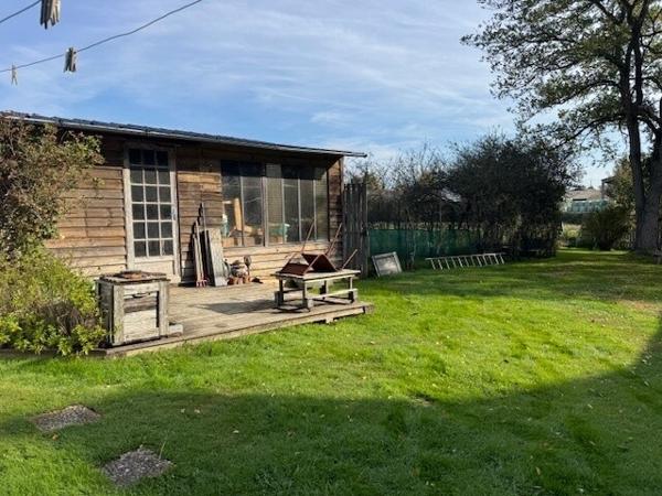 Maison d'environ 110 m² sur environ 1300 m² de terrain