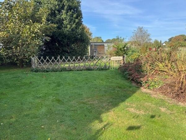 Maison d'environ 110 m² sur environ 1300 m² de terrain