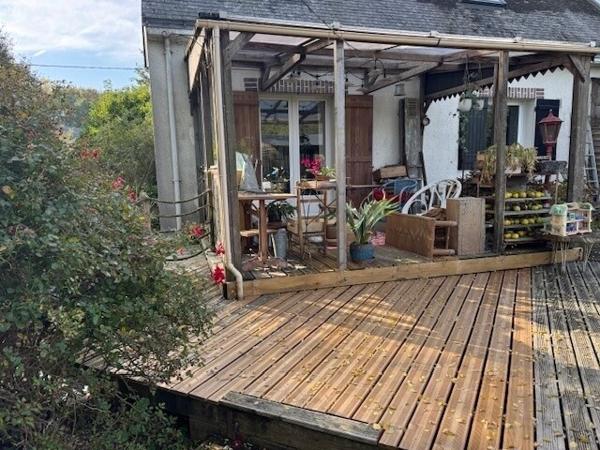 Maison d'environ 110 m² sur environ 1300 m² de terrain