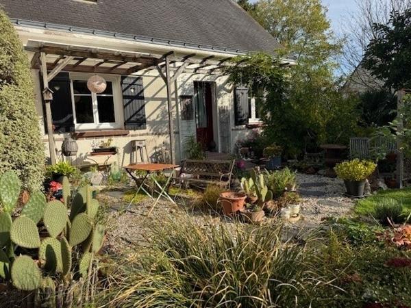 Maison d'environ 110 m² sur environ 1300 m² de terrain