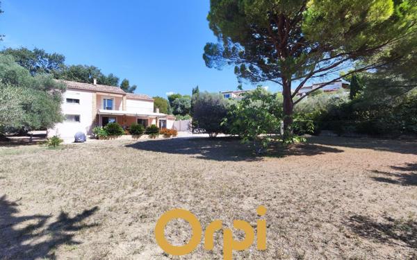 Maison à vendre    6 pièces • 188 m2 Sanary-sur-Mer
