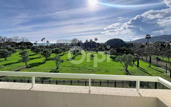 Appartement à vendre    2 pièces • 35,20 m2 Antibes