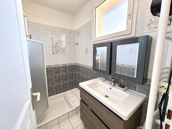 Maison
         6 pièces
        - 138 m² 319 000 € *