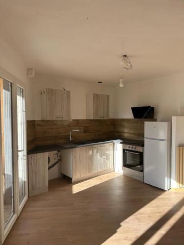 APPARTEMENT 4 PIÈCES – 78 m² – SALERNES (83690)