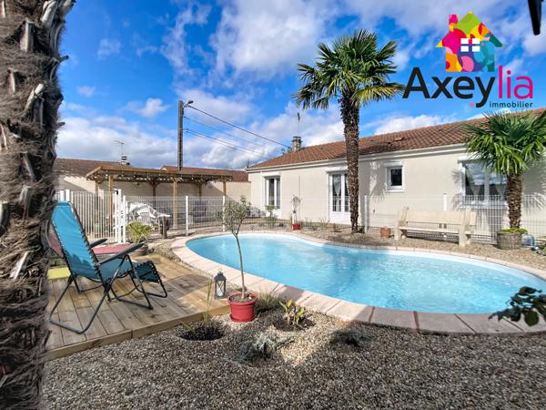 Mably (42300) A VENDRE - MABLY - MAISON DE PLAIN-PIED ET RÉNOVÉE AVEC TROIS CHAMBRES, GARAGE ET TERRAIN AVEC PISCINE