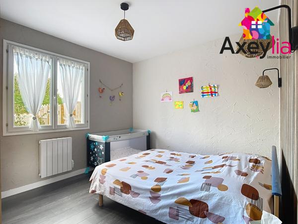 Mably (42300) A VENDRE - MABLY - MAISON DE PLAIN-PIED ET RÉNOVÉE AVEC TROIS CHAMBRES, GARAGE ET TERRAIN AVEC PISCINE