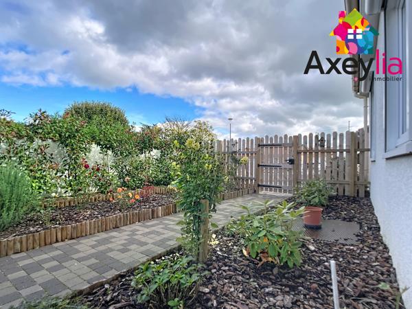 Mably (42300) A VENDRE - MABLY - MAISON DE PLAIN-PIED ET RÉNOVÉE AVEC TROIS CHAMBRES, GARAGE ET TERRAIN AVEC PISCINE