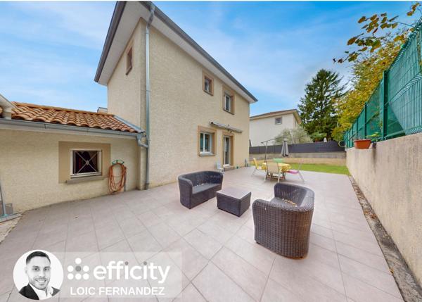 Maison
         5 pièces
        - 125 m² 450 000 € *