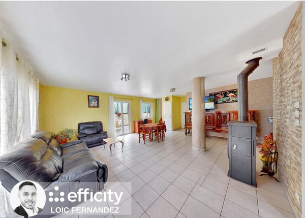 Maison
         5 pièces
        - 125 m² 450 000 € *